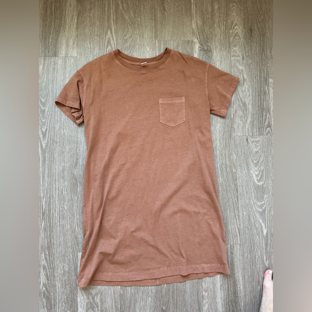 Old navy size S camel t shirt dress